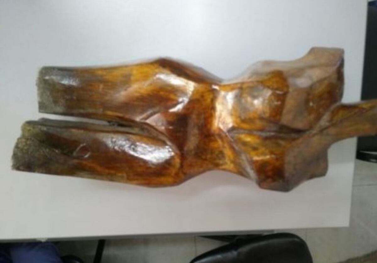 Robó una escultura para supuestamente restaurarla