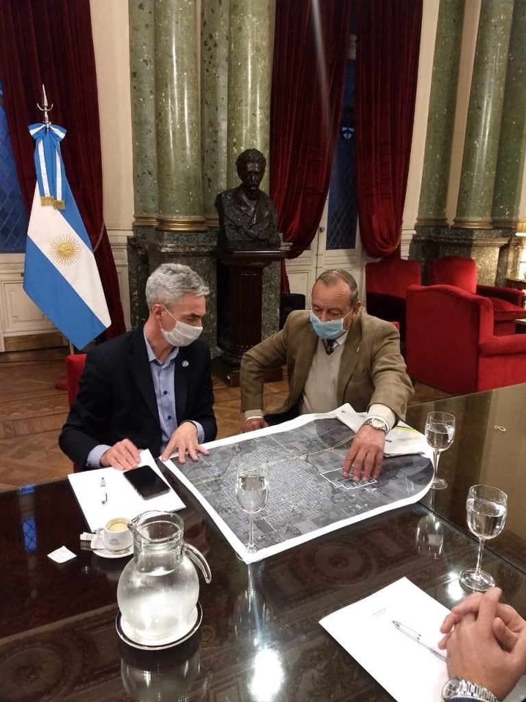 Carlos Sánchez con el Ministro de Transporte Mario Meoni