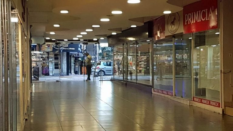 Galerías y comercios deben disponer de un control permanente en sus ingresos.