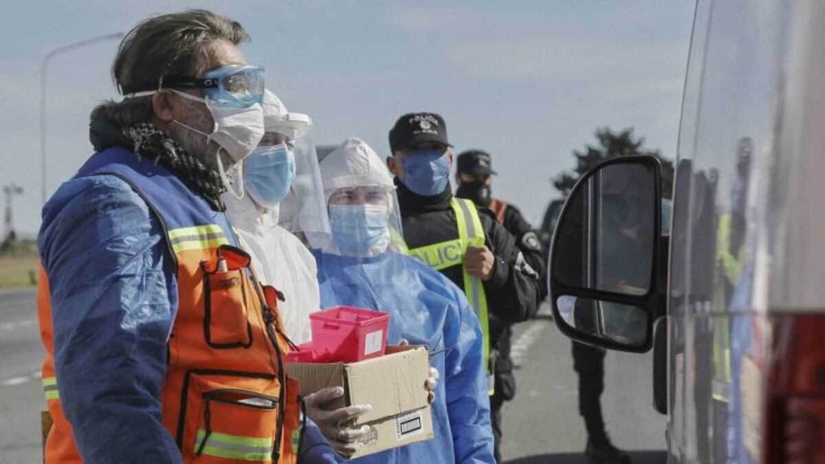 Reportaron 128 casos nuevos de coronavirus en Santa Fe con leve baja en Rosario