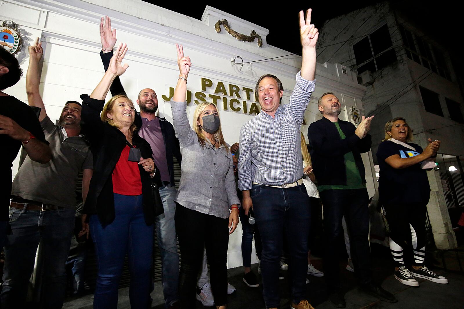 Elecciones en el conurbano. Mariano Cascallares, intendente de Almirante Brown, ganó como candidato a diputado provincial.