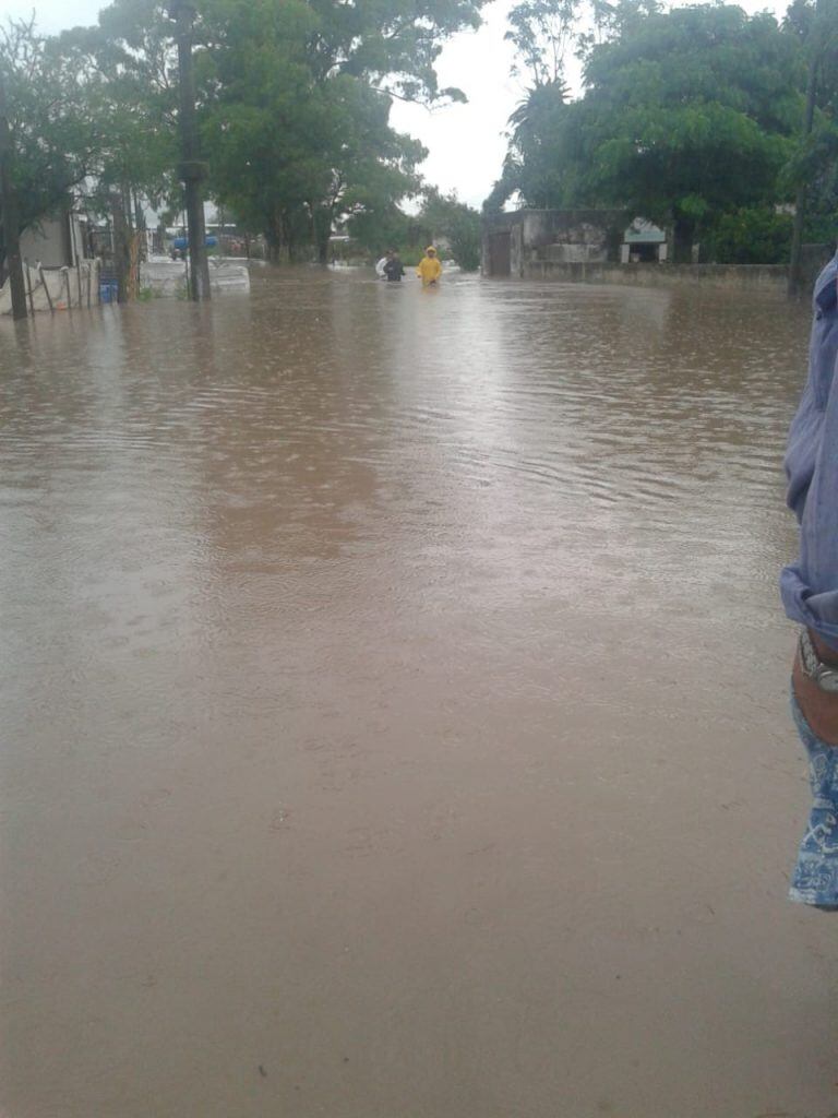 El agua no dio tregua en Pergamino. Varias zonas anegadas.