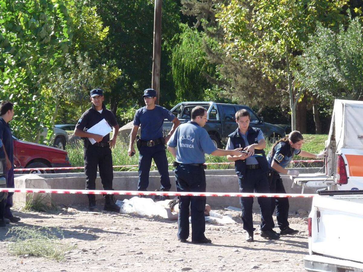 Murió una beba de un año en Rivadavia: la madre la perdió de vista y la hallaron en una acequia