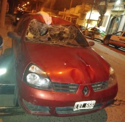 El auto del accidente (Foto: policía)