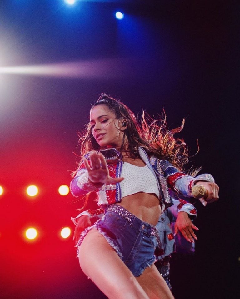 Tini Stoessel en su show 