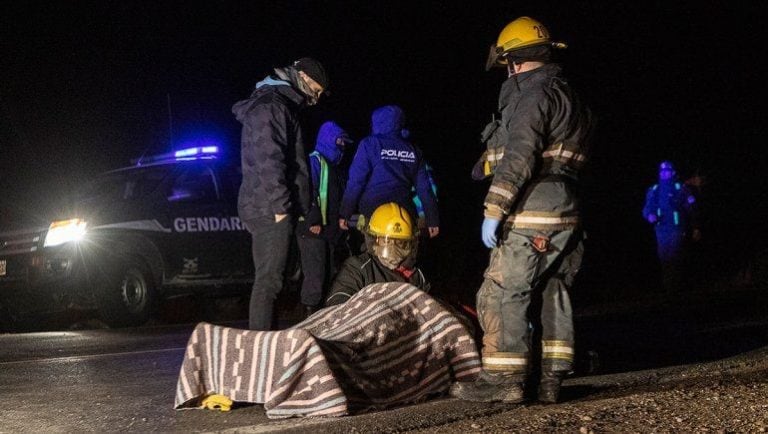 Tres policías de la Federal heridos en un vuelco sobre la Ruta 40 (Foto: LMN-Federico Soto)