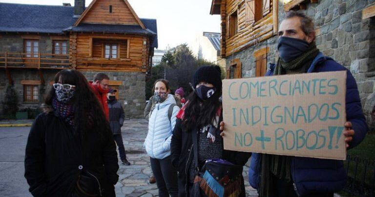 Piden mayor seguridad en los comercios tras la ola de robos (Créditos: El Cordillerano).