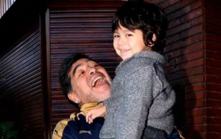 Diego Maradona y Dieguito Fernando.