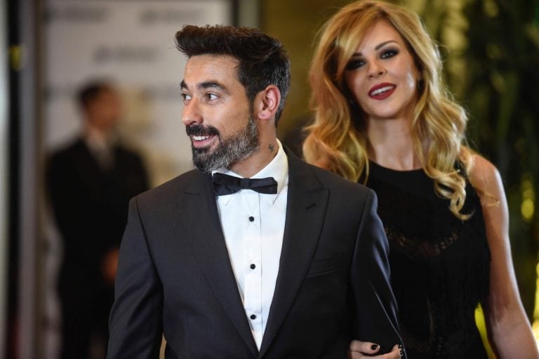 Ezequiel Lavezzi y Yanina Screpante (Foto: Eitan Abramovich/AFP)