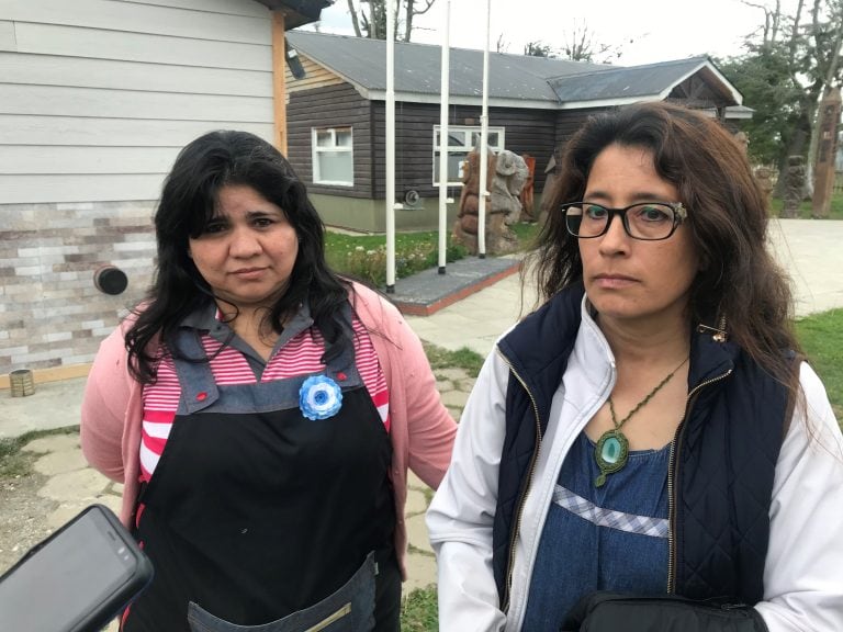 Las docentes  Gabriela Gallegos y Josefina Cristaldo