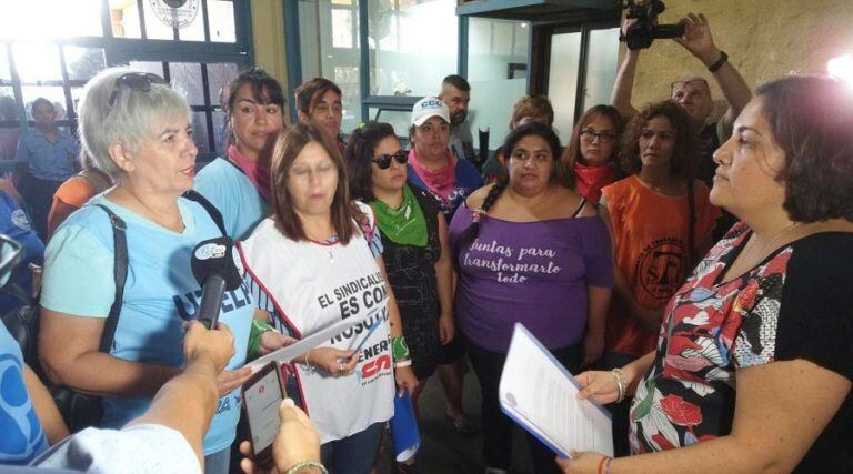 Fueron recibidas por la secretaria de la Mujer, Liliana Robledo (Vía Santa Rosa)