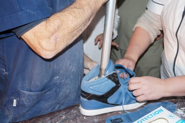 Personal del Hospital Lencinas participó de un taller sobre prótesis y ortesis dictado por profesionales del INTI.