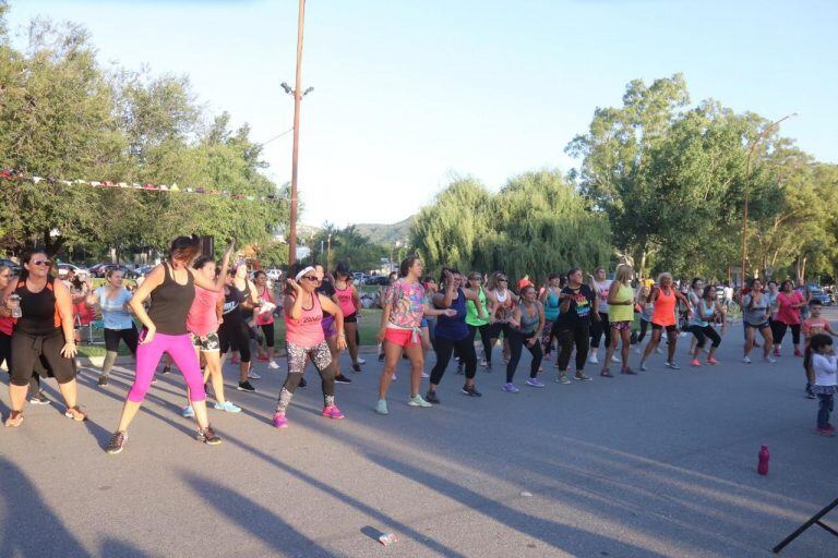 "Fiesta Zumbera" con cinco instructores invitados. (Foto: Mnicipal).