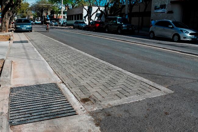 La encargada de una panadería ubicada en el Carril Godoy Cruz (Guaymallén) fue asaltada y le robaron el celular y 2.000 pesos.