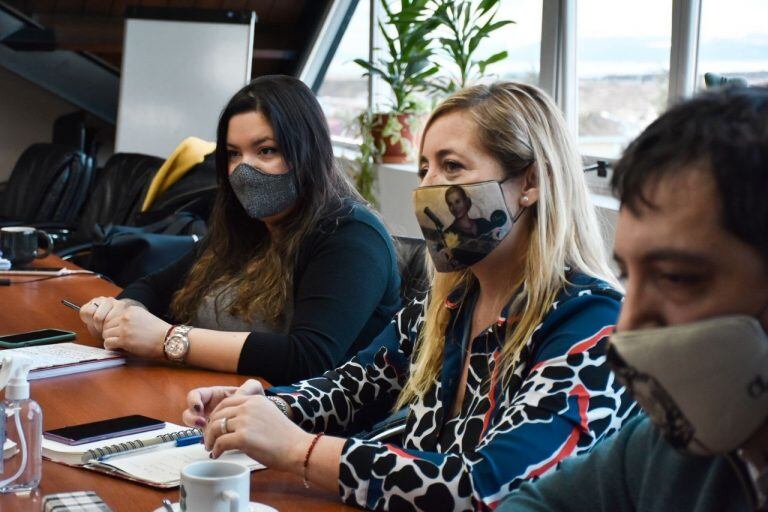 David Ferreyra reunido con las distintas áreas abocadas a la organización de los festejos de los 136º aniversario de Ushuaia