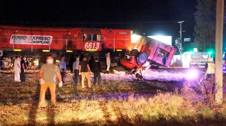 El camionero quedó atrapado en la cabina (Infopico)