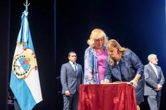 Jura en el Teatro del Bicentenario.