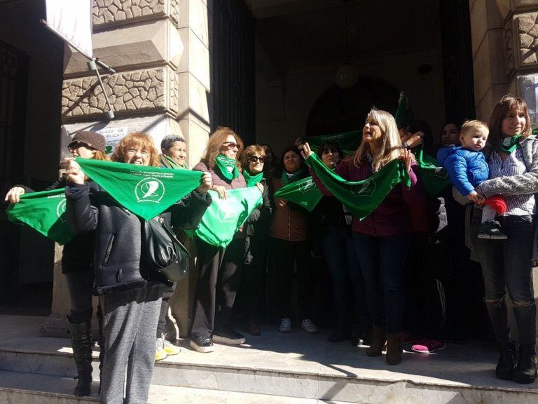 Pañuelazo en el hospital Provincial.