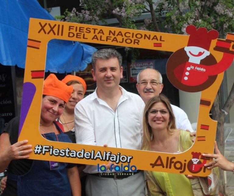 El Intendente Javier Dieminger posando en la XXII edición del encuentro. (Foto: Municipalidad de La Falda).