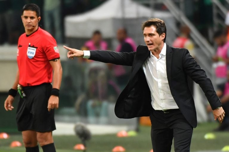 Guillermo Barros Schelotto, en plena acción durante el partido entre Palmeiras y Boca por la Copa Libertadores. / AFP PHOTO / NELSON ALMEIDA