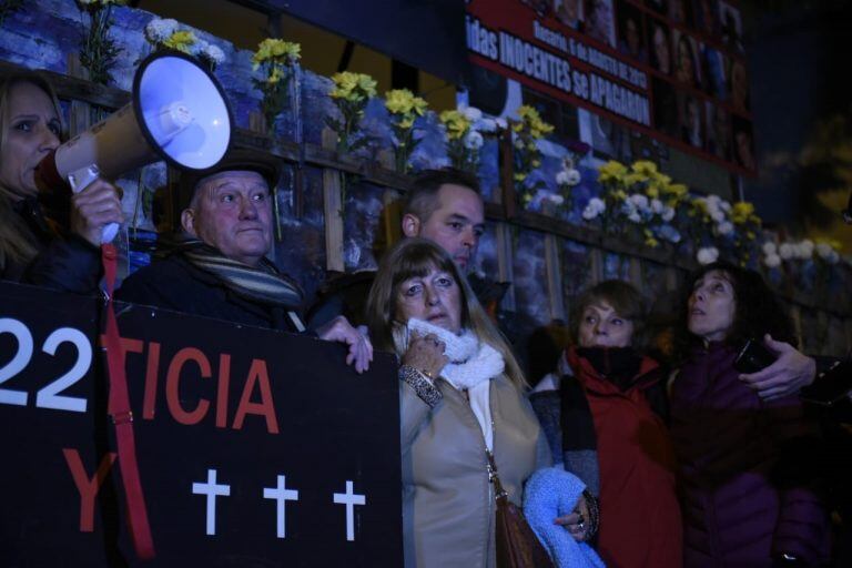 Familiares de víctimas de la tragedia de calle Salta repudiaron el fallo (Franco Trovato Fuoco)