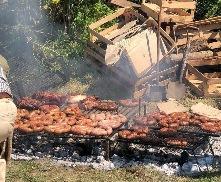 La parrilla estuvo encendida desde temprano.