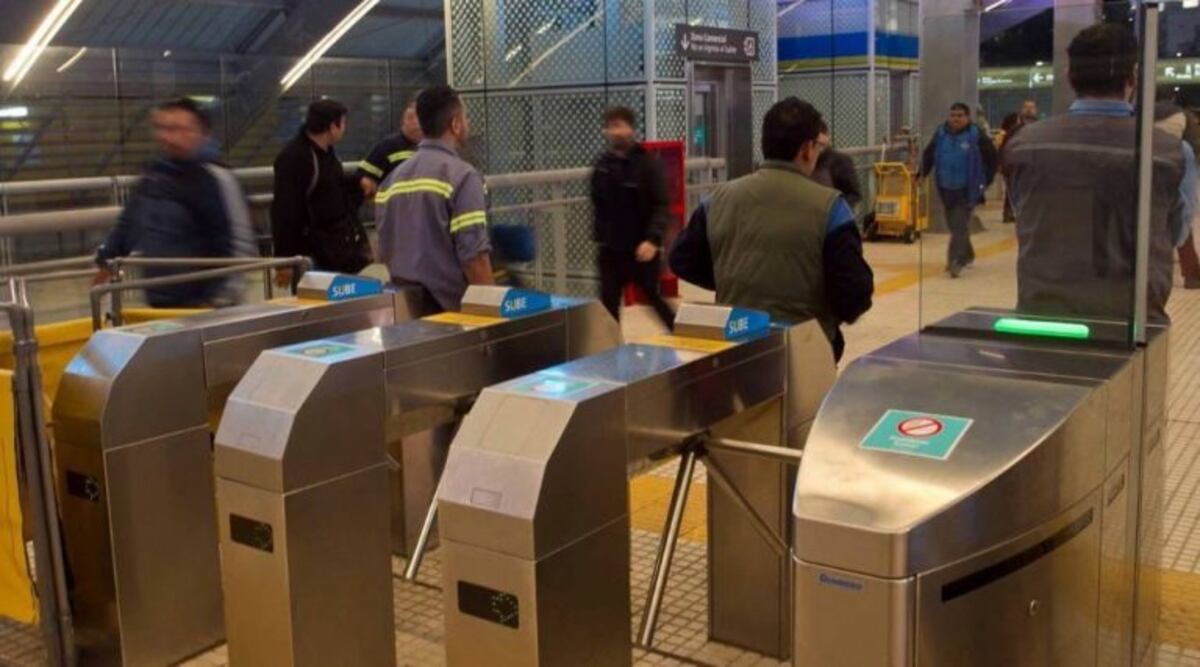 Antes del paro del jueves, los metrodelegados liberaron molinetes en la línea H