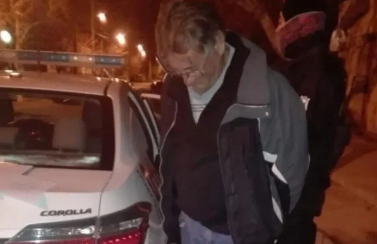 Se enojó con su pareja porque usaba las redes sociales y la atacó brutalmente