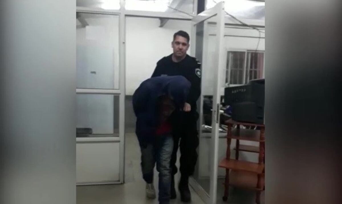 Arrestaron a un adolescente buscado por homicidio en Villa Gobernador Gálvez