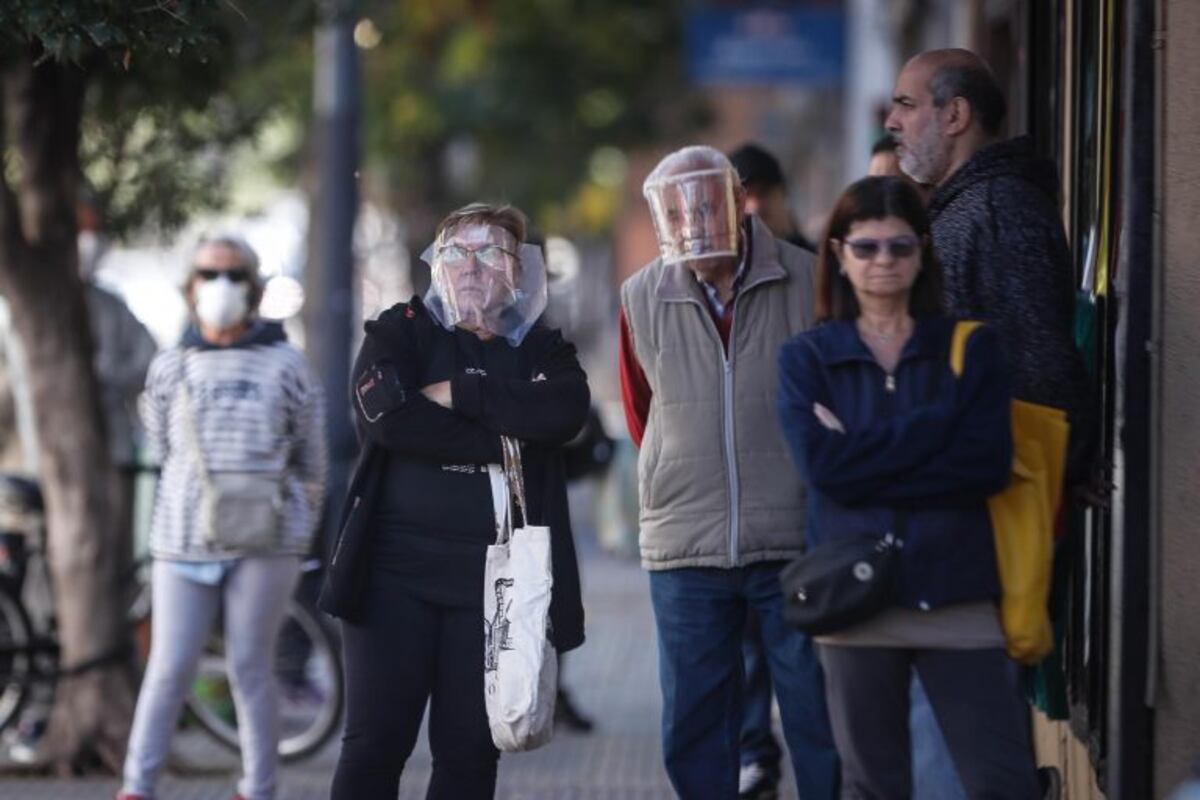 Coronavirus: en Argentina son 2.142 casos confirmados de los cuales 90 fallecieron