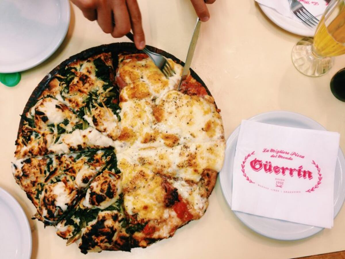 Una usuaria se llevó pizzas selladas al vacío de Guerrín y las vende a 20 euros cada una