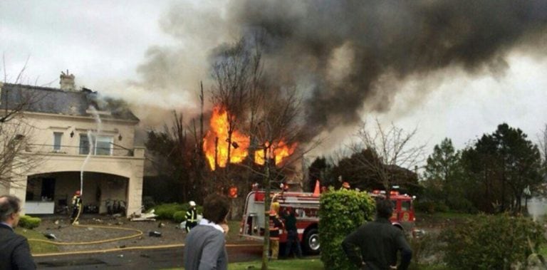 La casa con la que se estrelló Andy Deutsch. (Foto:RadioMitre)