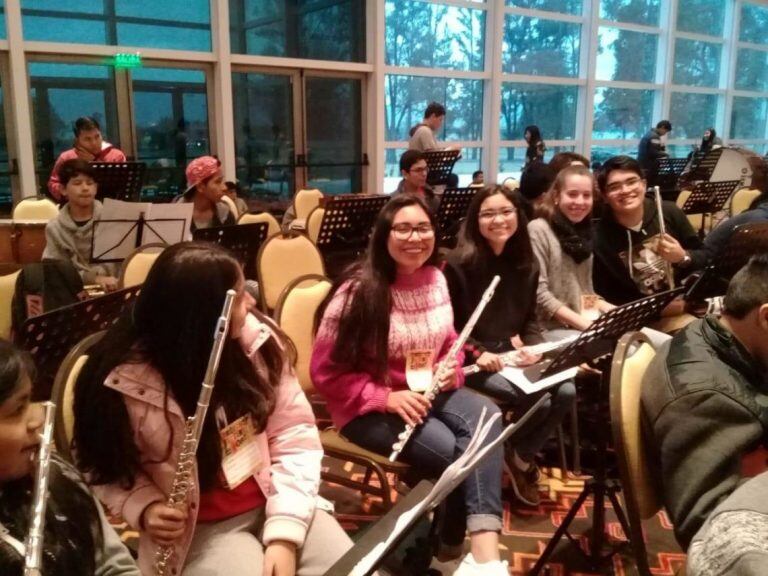 Integrantes de la Orquesta Juvenil del Norte, en pleno ensayo.