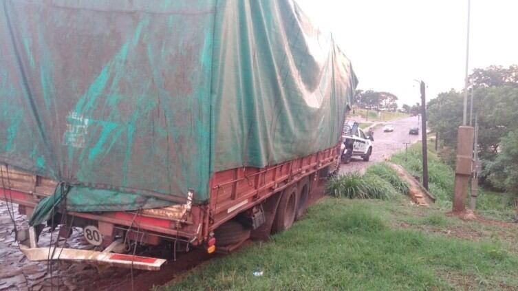 La Policía recuperó un camión con pedido de captura. Oberá.