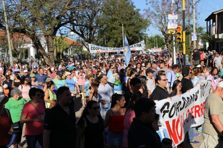 Multitudinaria marcha en Goya