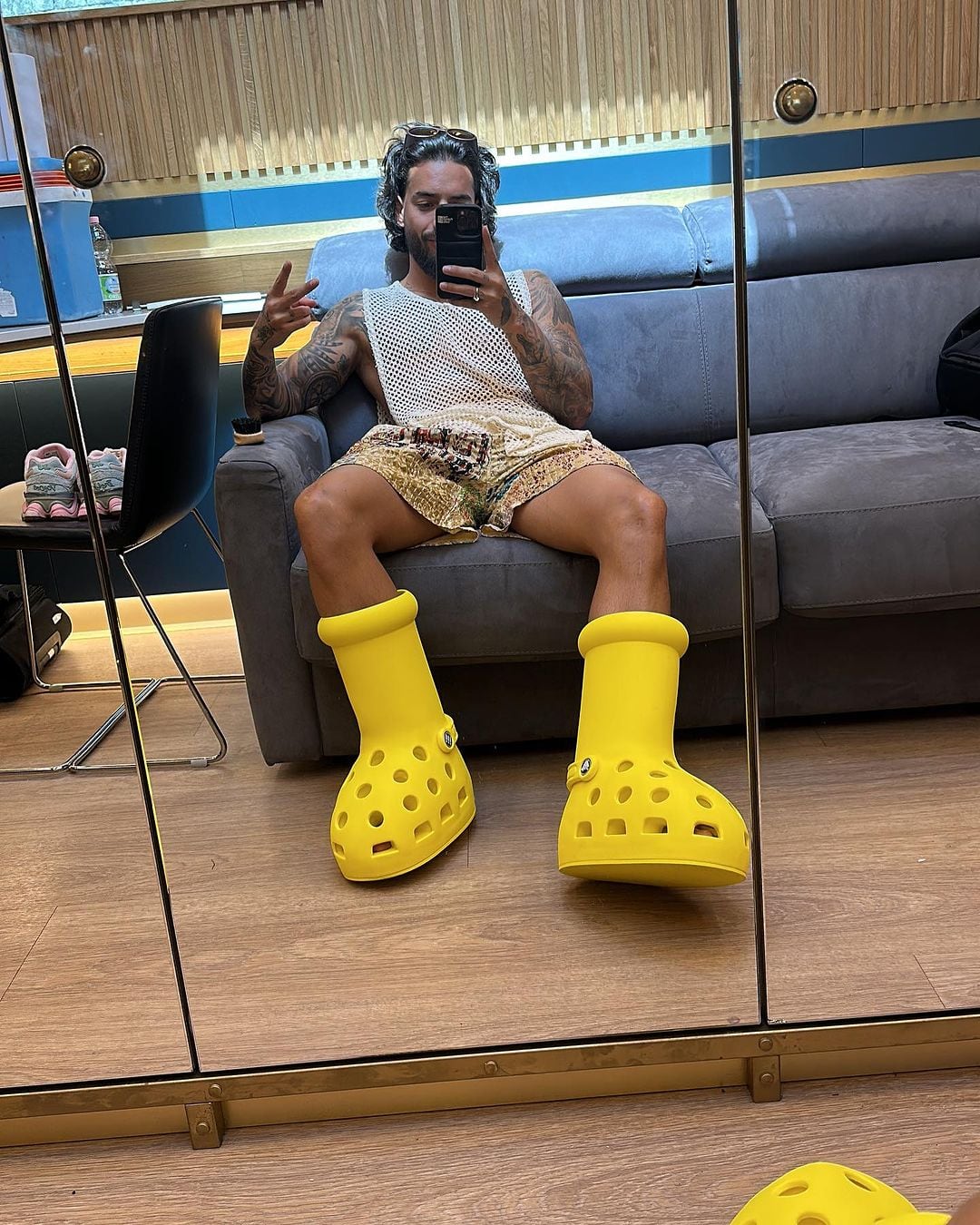 Maluma presumió sus nuevas crocs de Astroboys