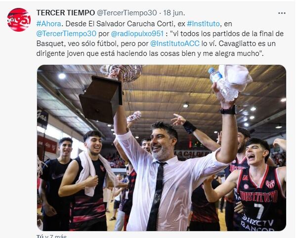 Identificación. Ernesto Corti también siguió de cerca el logro del básquetbol en Liga Nacional.