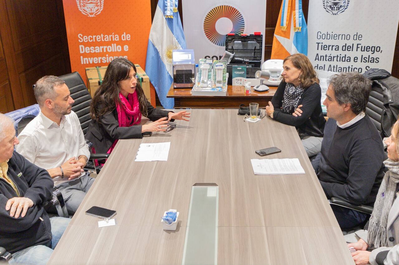 Ushuaia recibió equipamiento para el laboratorio de toxinas y microbiología