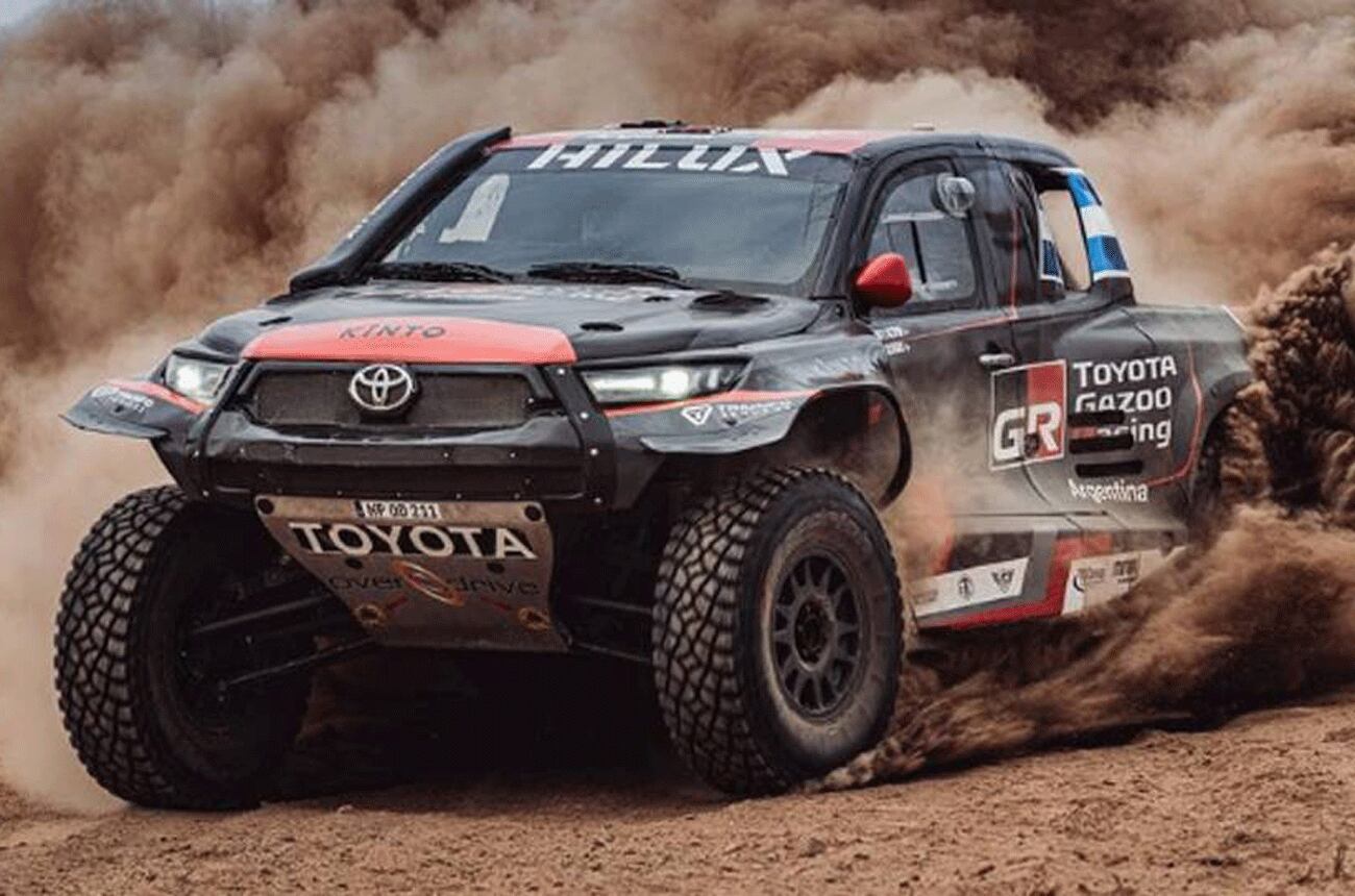 El mendocino Juan Cruz Yacopini (Toyota), uno de los pilotos nacionales que resaltan en la escena del Mundial de Rally-Raid W2RC.