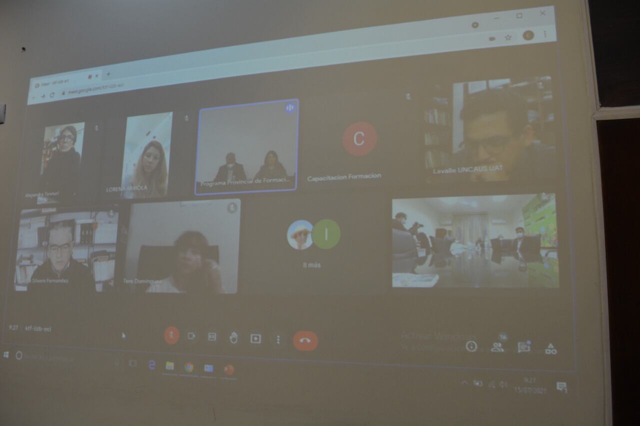 Las diferentes direcciones y áreas educativas participaron de la presentación  en formato virtual.
