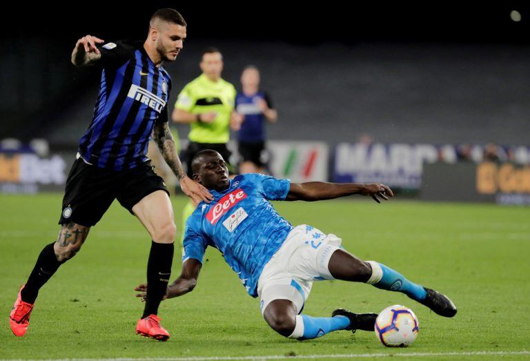 Mauro Icardi jugando ante el Napoli por la Serie A en Mayo (Foto: REUTERS).