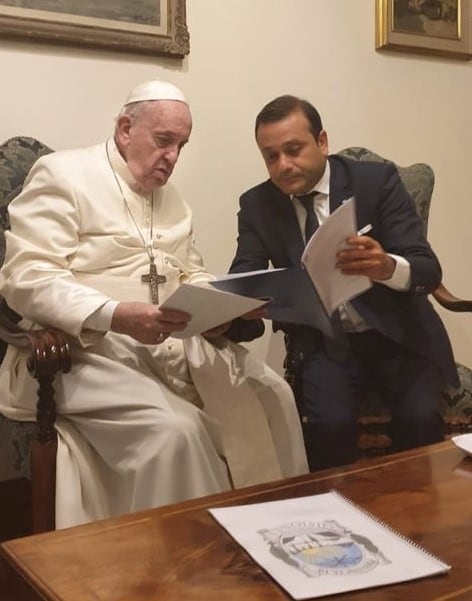 El Papa agradeció las coincidencias del gobernador de Misiones con su encíclica Laudato si sobre el medio ambiente. (Gobierno Misiones)