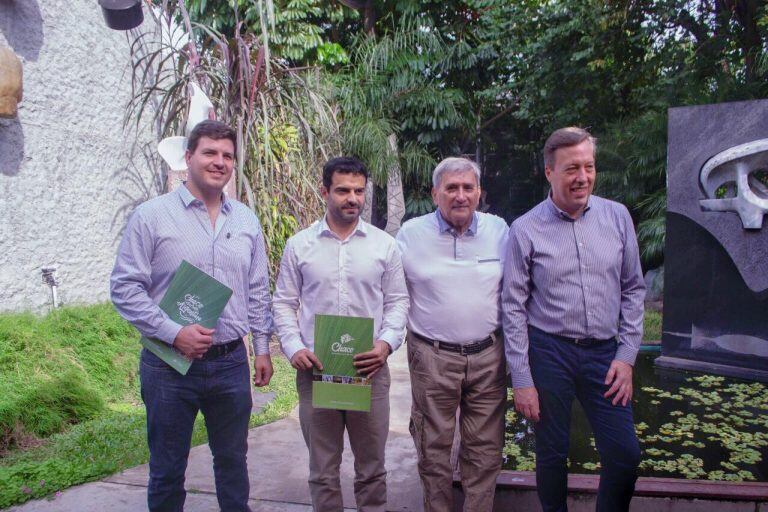 Los organizadores del Séptimo Encuentro de Escultores del Impenetrable.