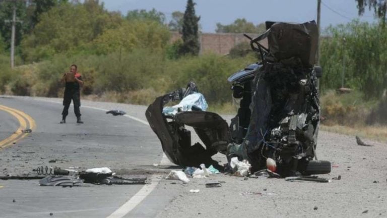 El auto quedó irreconocible. Foto: Ignacio Blanco / Los Andes.