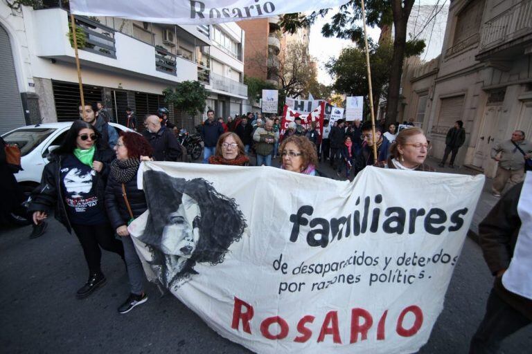 Rosario pidió justicia a un año de la desaparición y muerte de Santiago Maldonado.