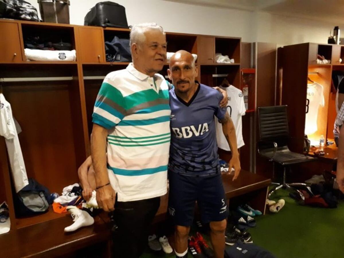 Homenaje a Willington: ídolo con las dos camisetas