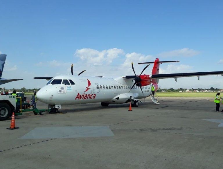 Avianca Argentina había anunciado que desde marzo conectaría Rosario con Córdoba. (@aeroprosario)