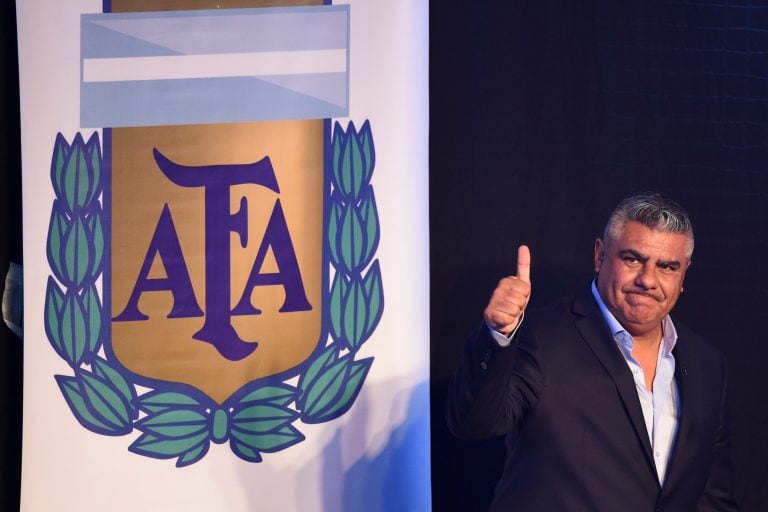 El presidente de la Asociación del Fútbol Argentino (AFA), Claudio "Chiqui" Tapia. (Foto: AFP PHOTO / EITAN ABRAMOVICH)