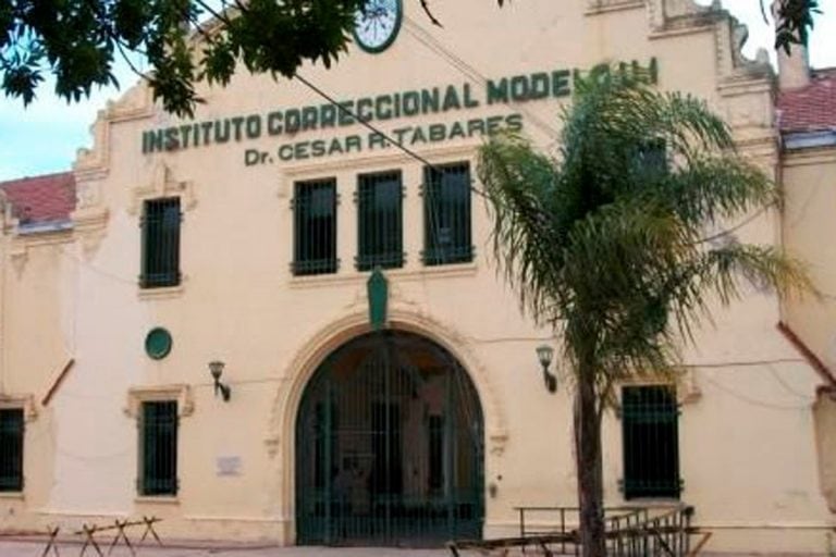 Piden anular causa por drogas por la "práctica degradante" a la que sometieron a una mujer