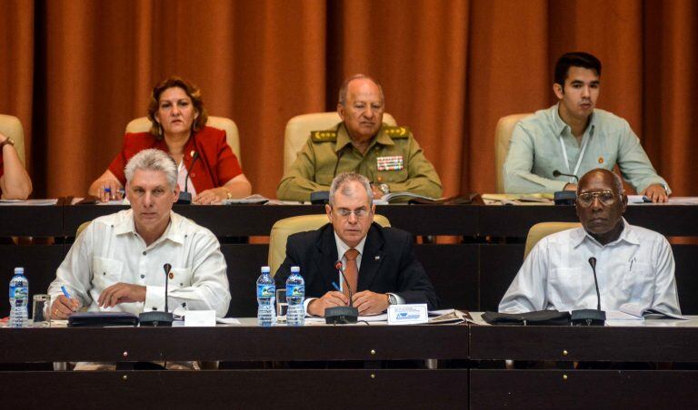 El presidente Miguel Díaz-Canel, el vicepresidente primero del Consejo de Estado y de Ministros, Salvador Valdés Mesa y el secretario del Consejo de Estado, Homero Acosta Álvarez (Web)